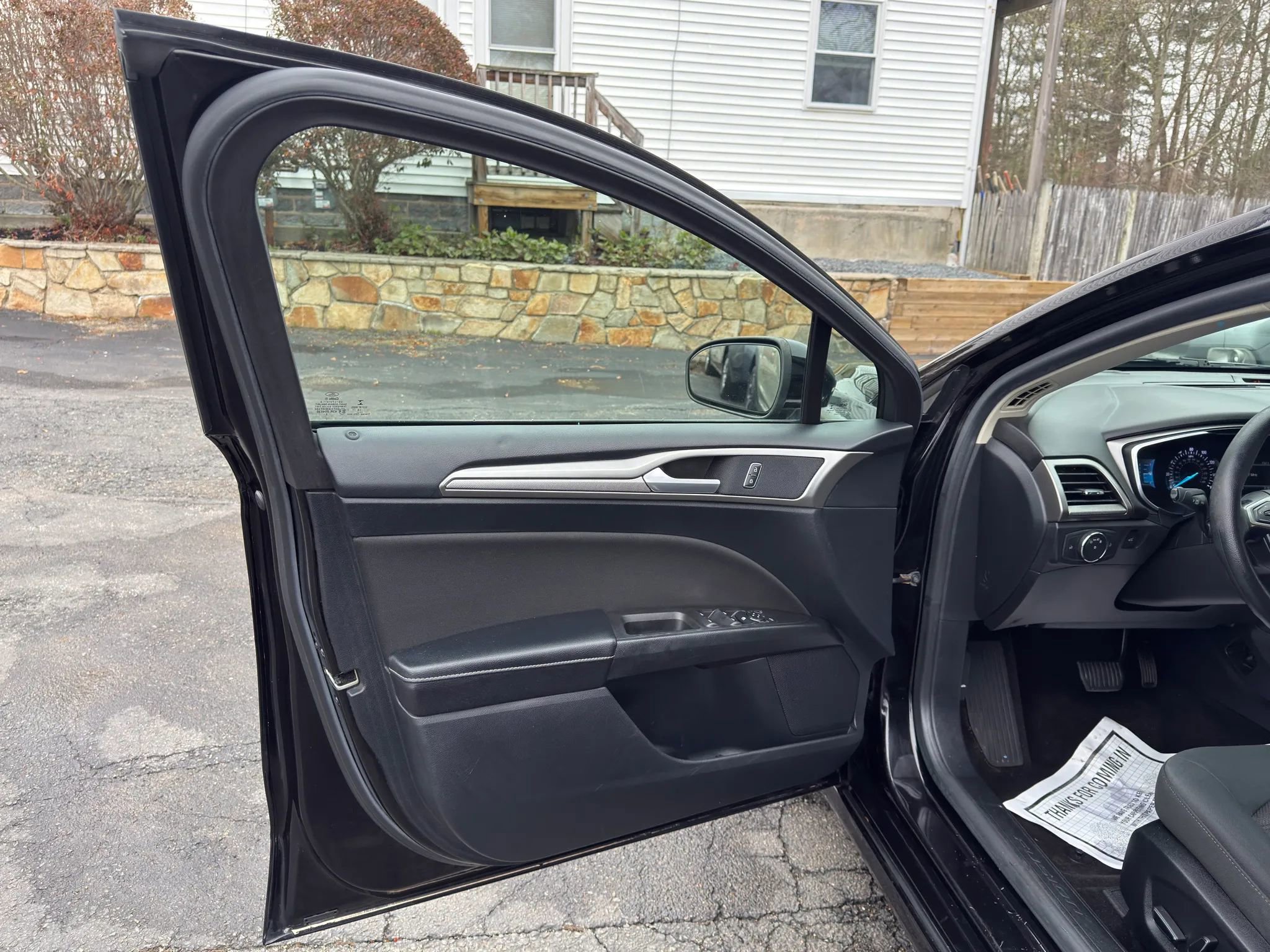 Used 2019 Ford Fusion SE AWD/4WD image 15