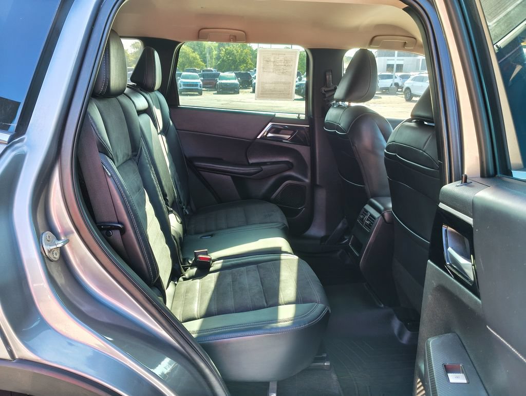 Used 2023 Mitsubishi Outlander SE AWD/4WD image 11