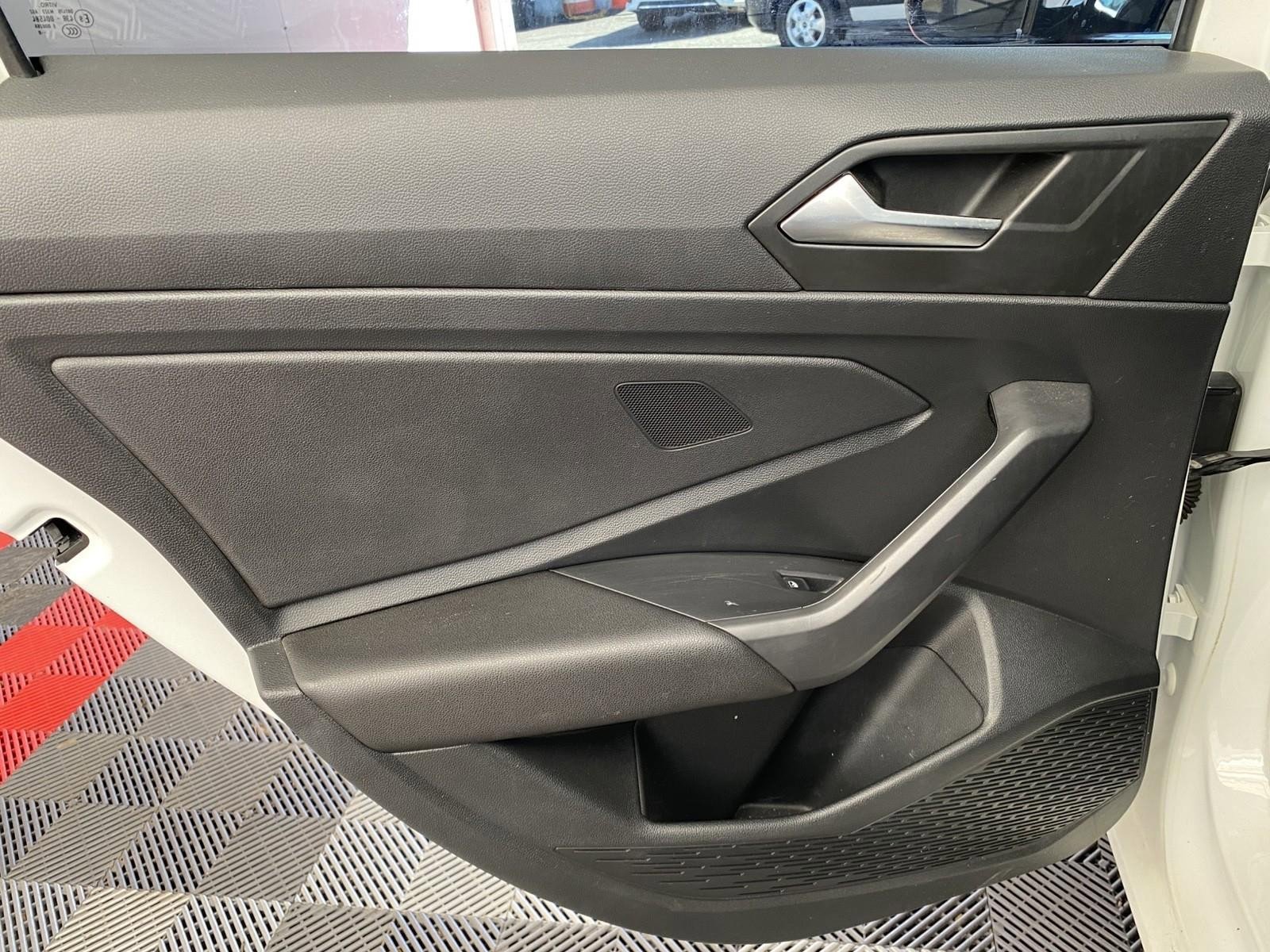 Used 2019 Volkswagen Jetta SE image 15