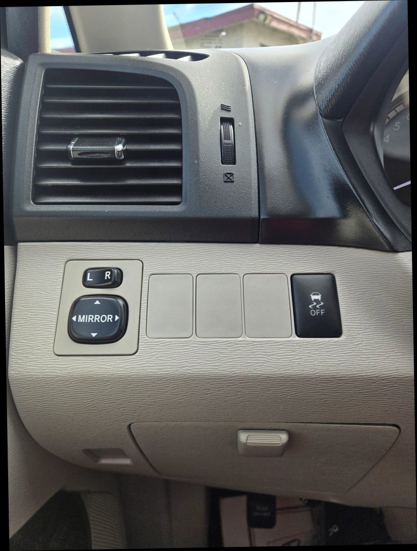 Used 2013 Toyota Venza LE image 26