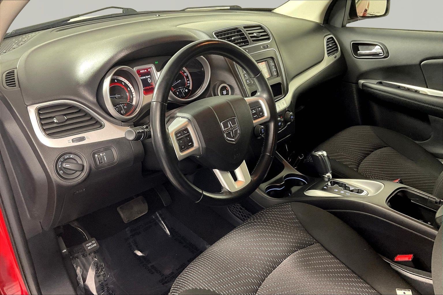 Used 2020 Dodge Journey SE w/ SE Popular Equipment Group FWD image 17