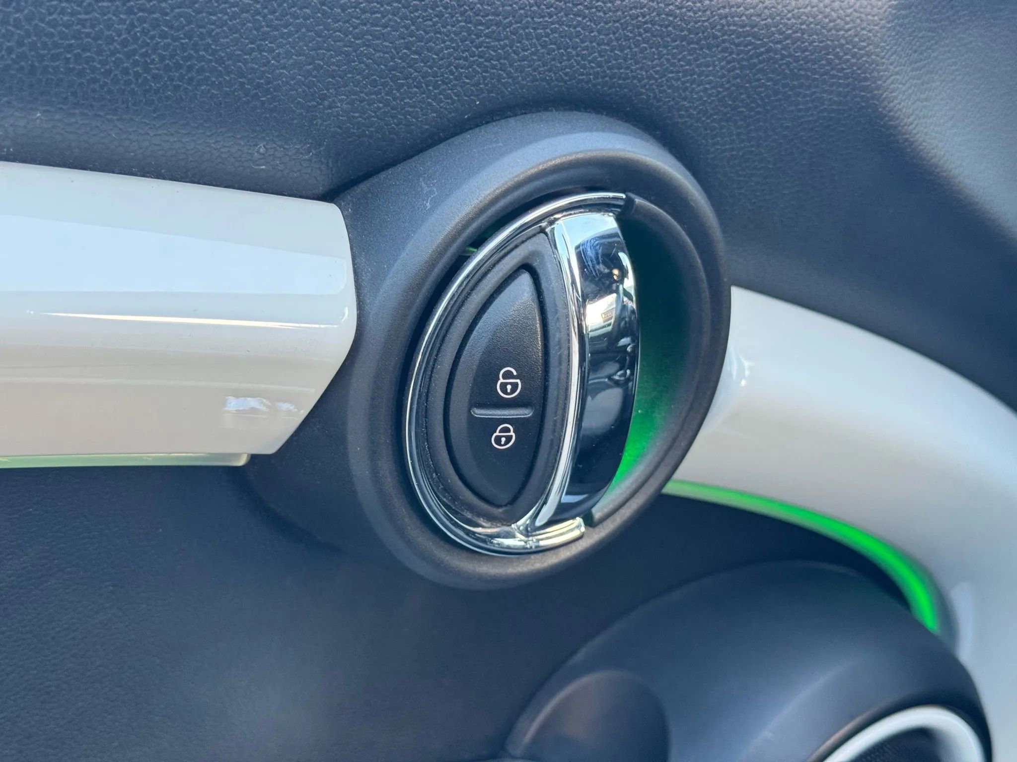 Used 2014 MINI Cooper S image 11