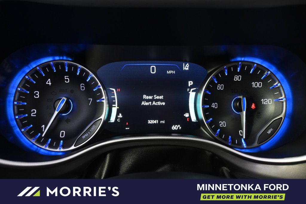 Used 2026 Chrysler Pacifica Select FWD image 28