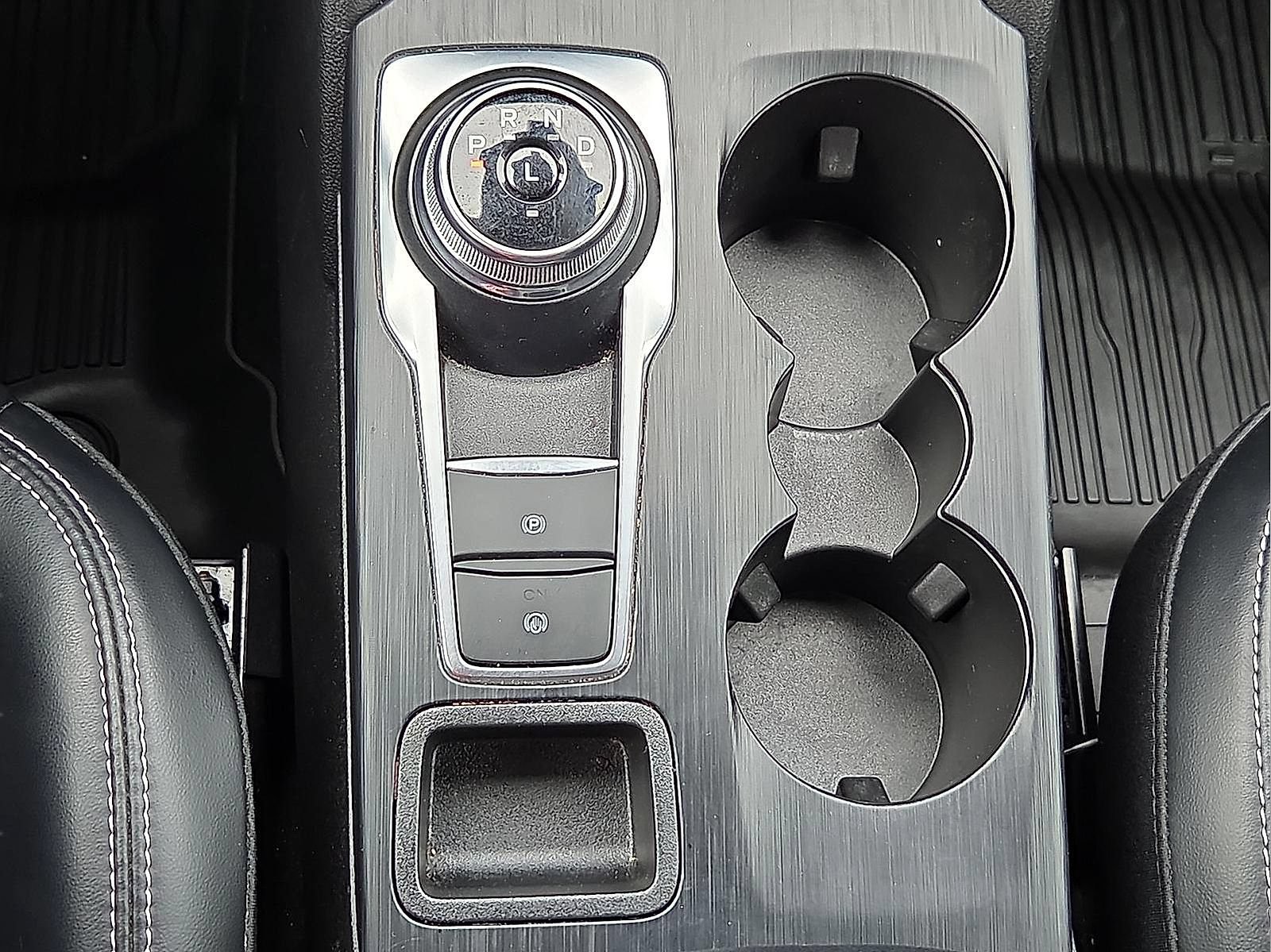 Certified 2025 Ford Escape SE FWD image 18