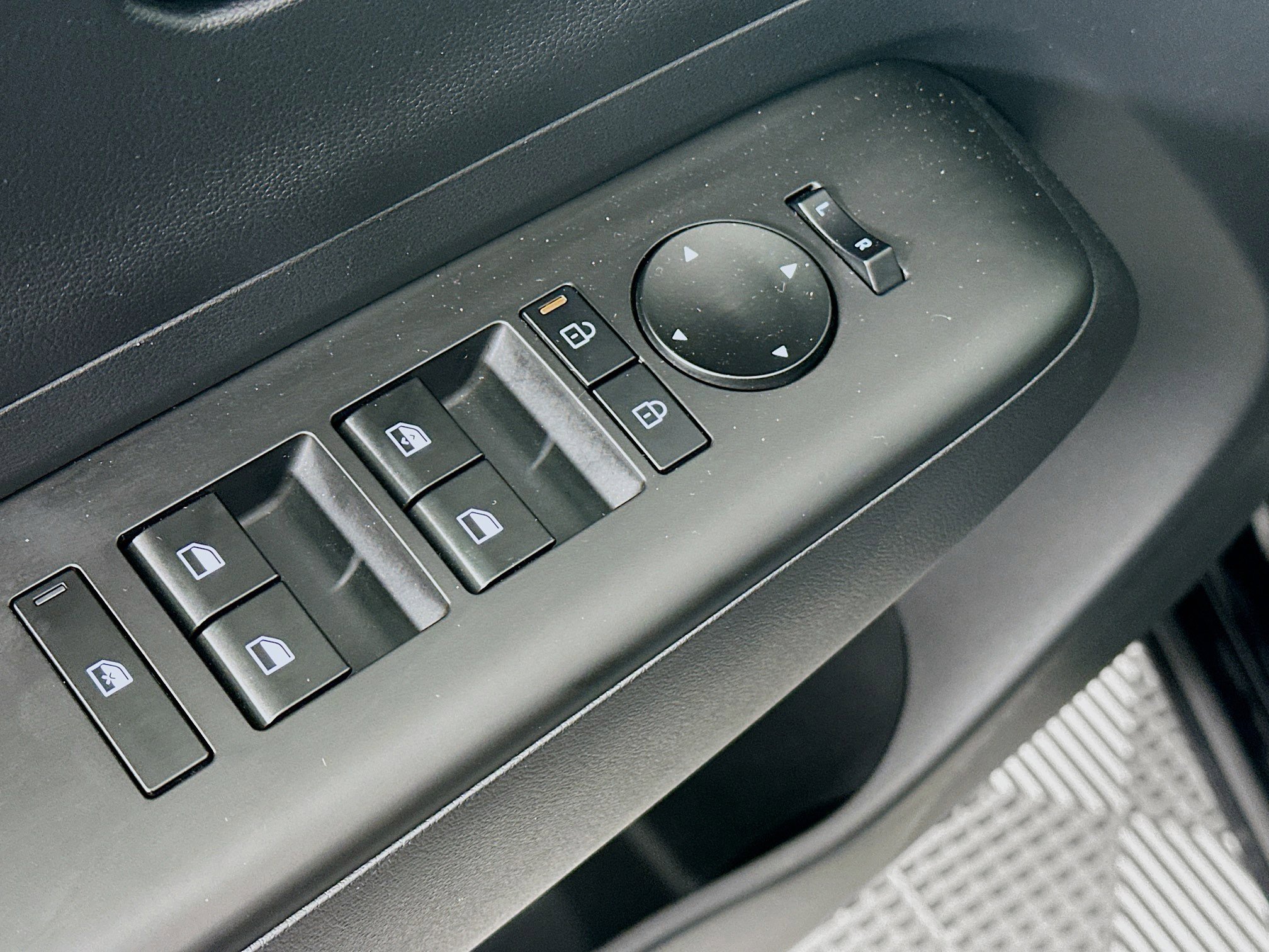 Used 2024 Hyundai Kona SEL FWD image 15