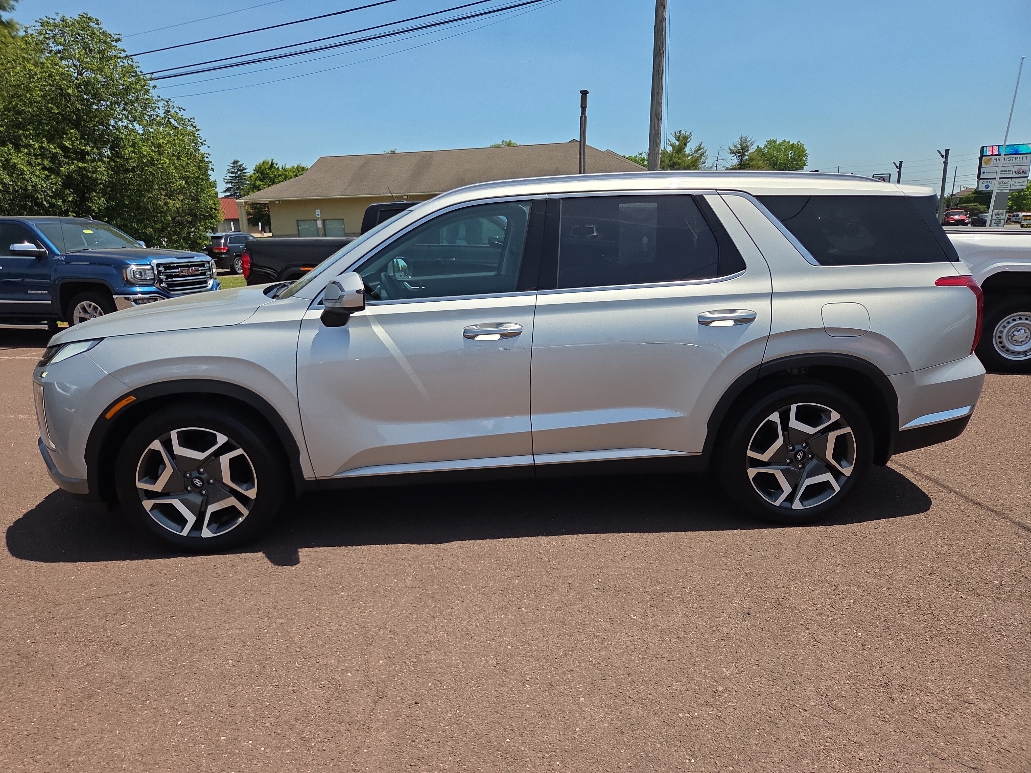 Used 2023 Hyundai Palisade Limited AWD/4WD image 6