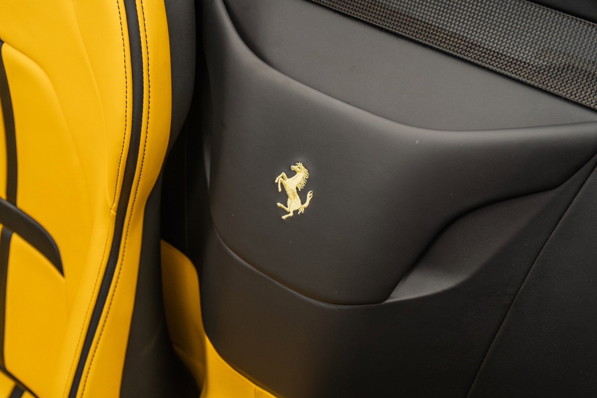 Used 2024 Ferrari SF90 Spider image 16