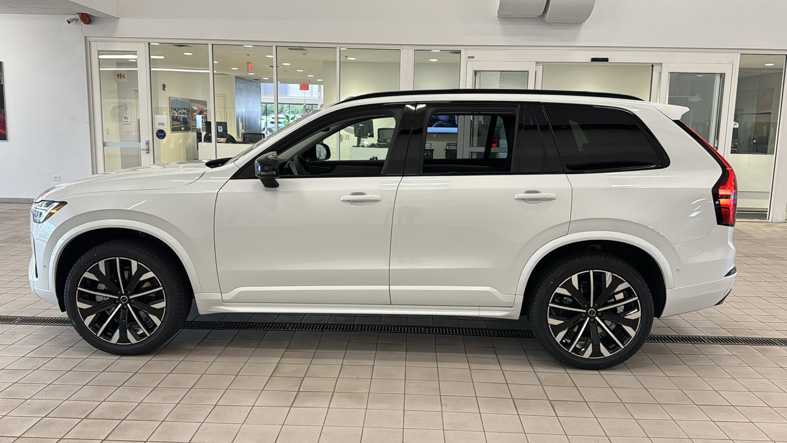 New 2026 Volvo XC90 B6 Ultra w/ Protection Package Premier image 8