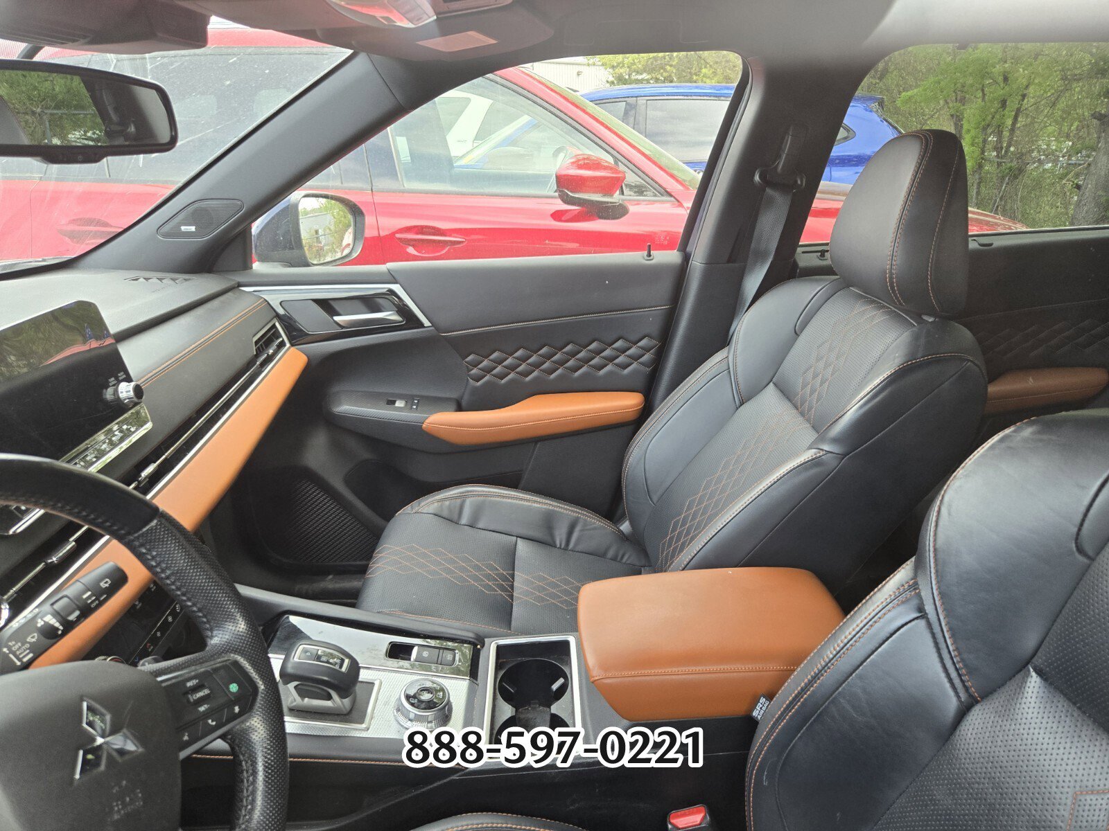 Used 2022 Mitsubishi Outlander SEL image 2