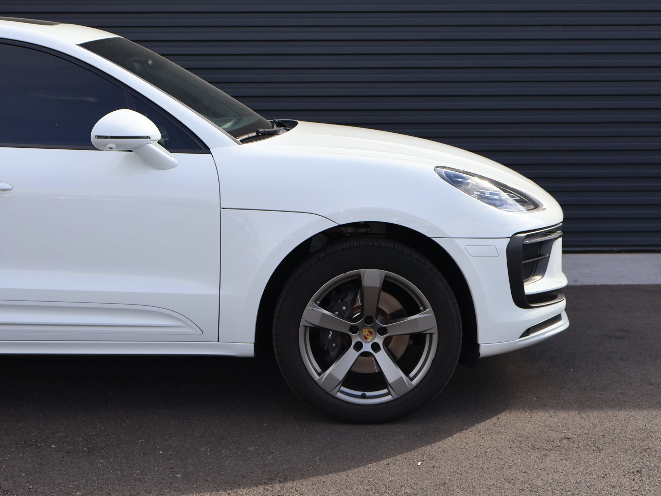Certified 2023 Porsche Macan AWD/4WD image 11