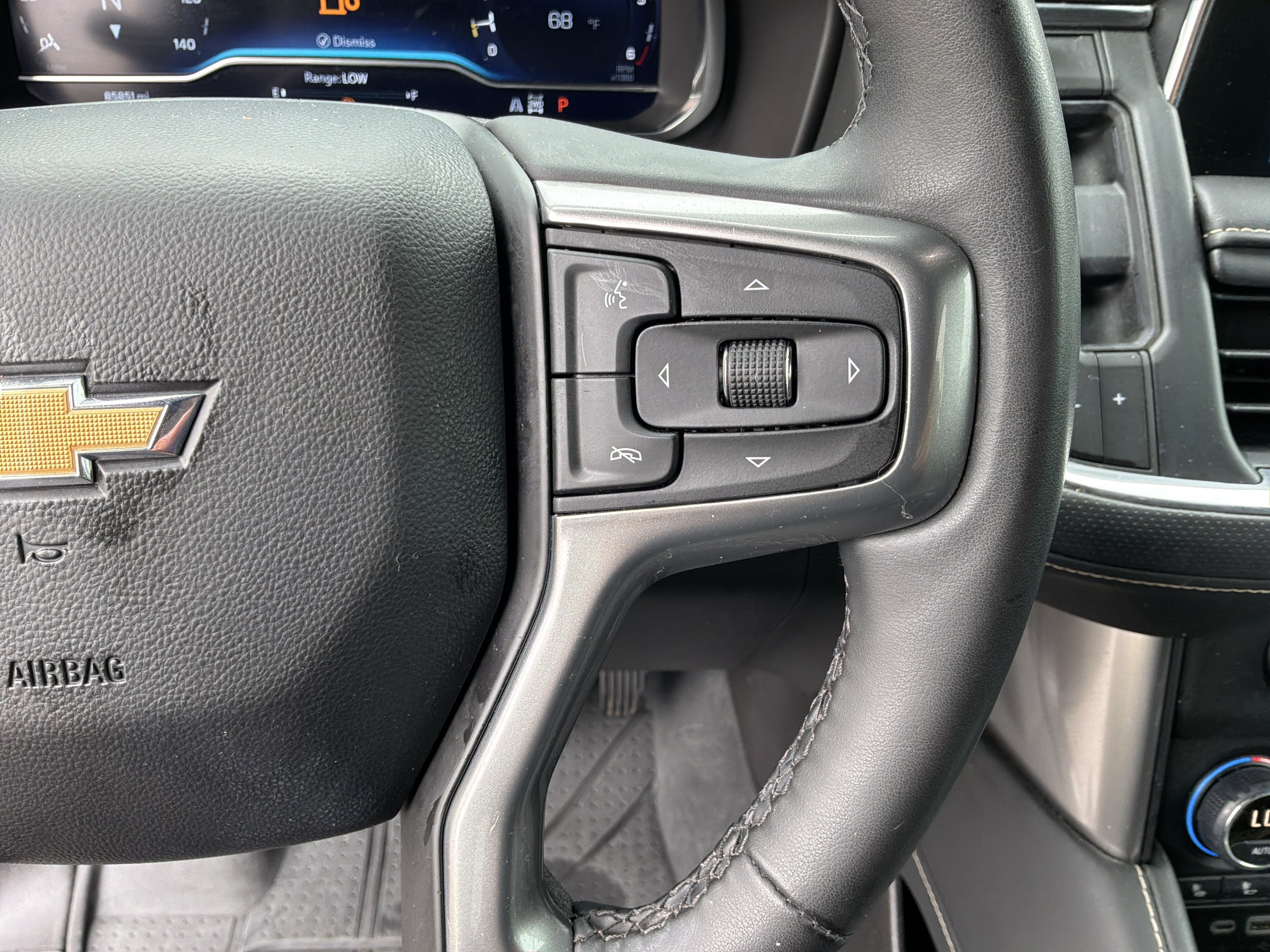 Used 2023 Chevrolet Tahoe Premier AWD/4WD image 20