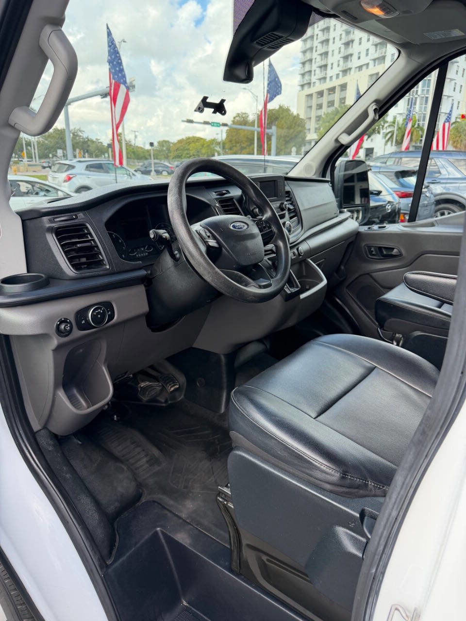 Used 2020 Ford Transit 250 Medium Roof image 10