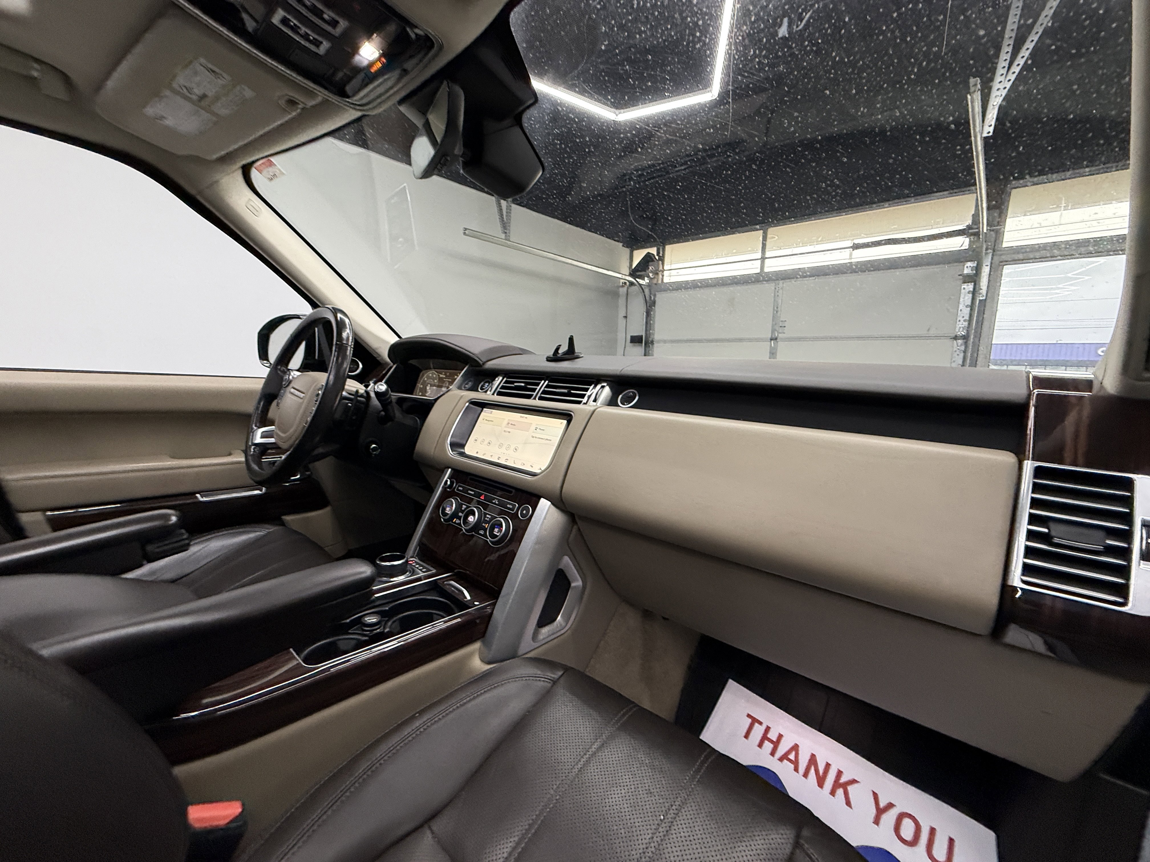 Used 2017 Land Rover Range Rover HSE image 23