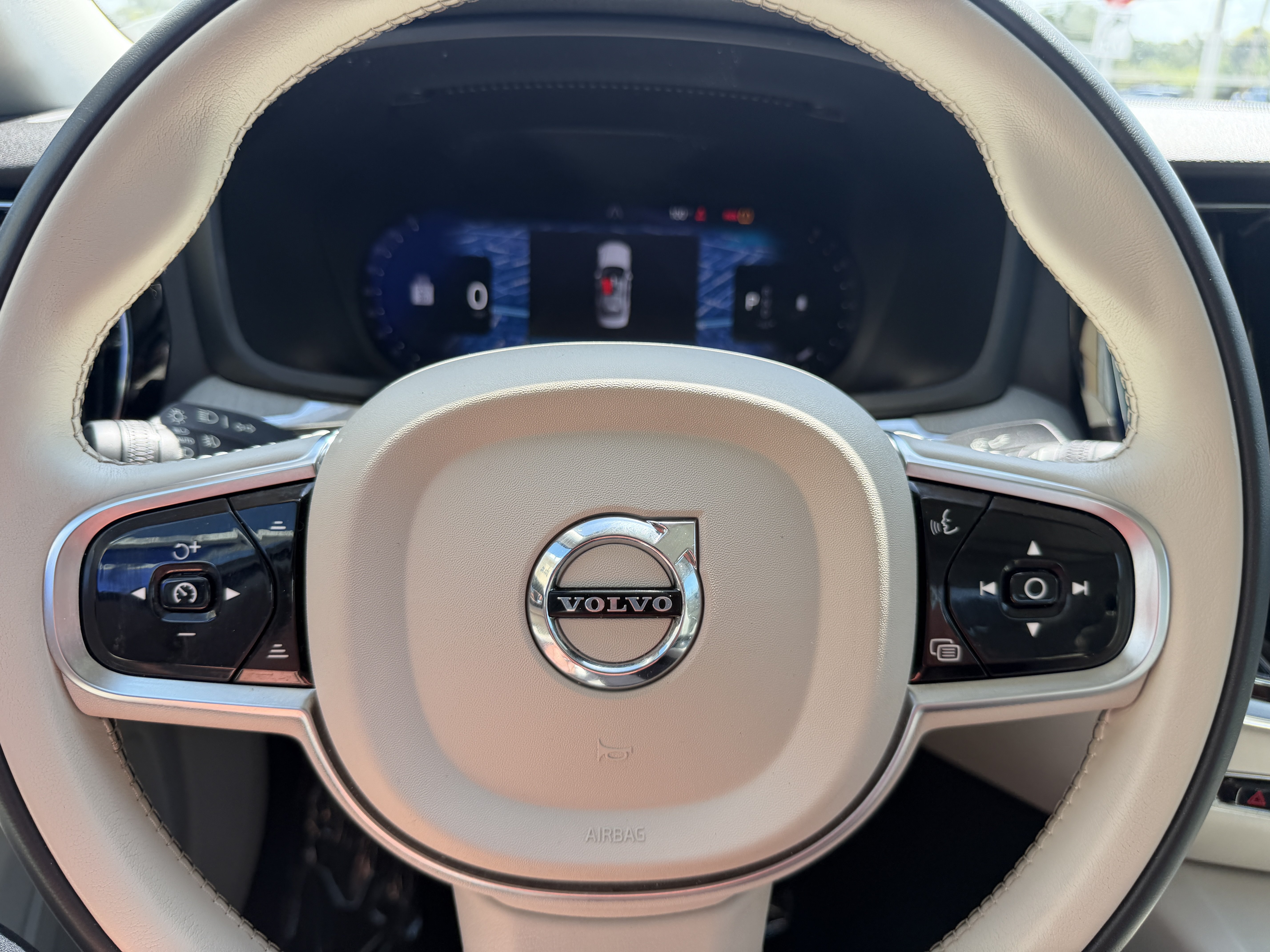 Certified 2025 Volvo S60 B5 Plus AWD/4WD image 31