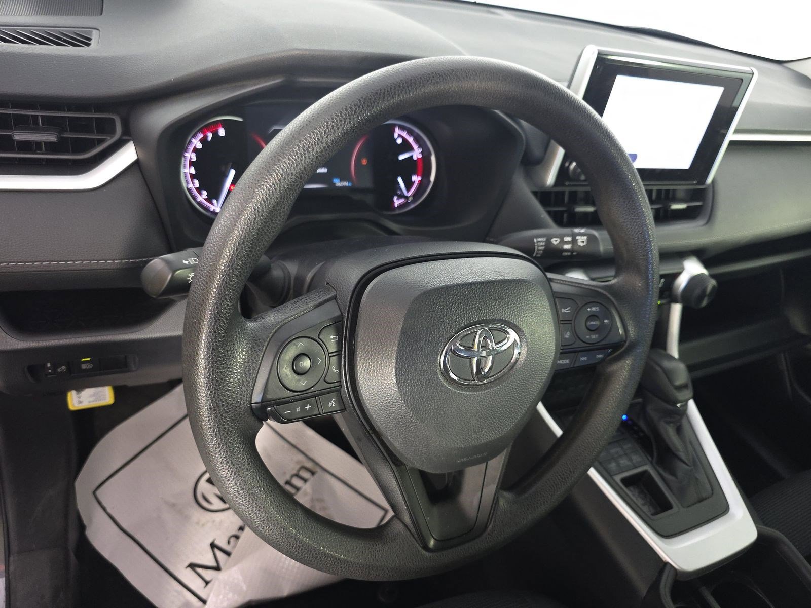 Used 2024 Toyota RAV4 LE AWD/4WD image 13