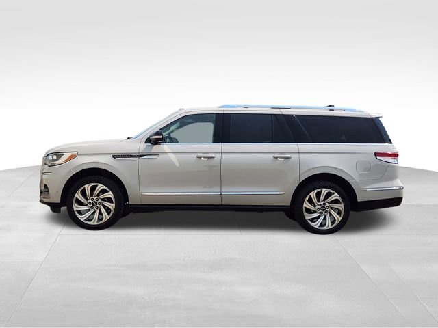 Certified 2023 Lincoln Navigator L Reserve AWD/4WD image 6