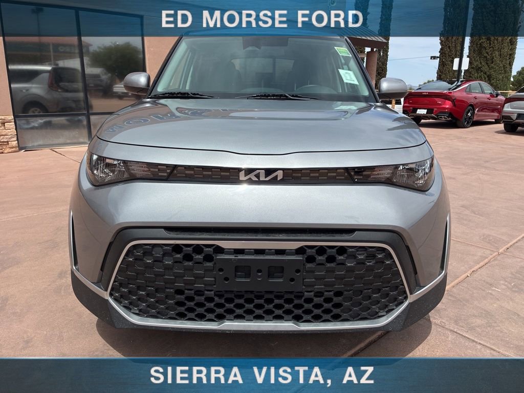 Used 2025 Kia Soul LX FWD image 11