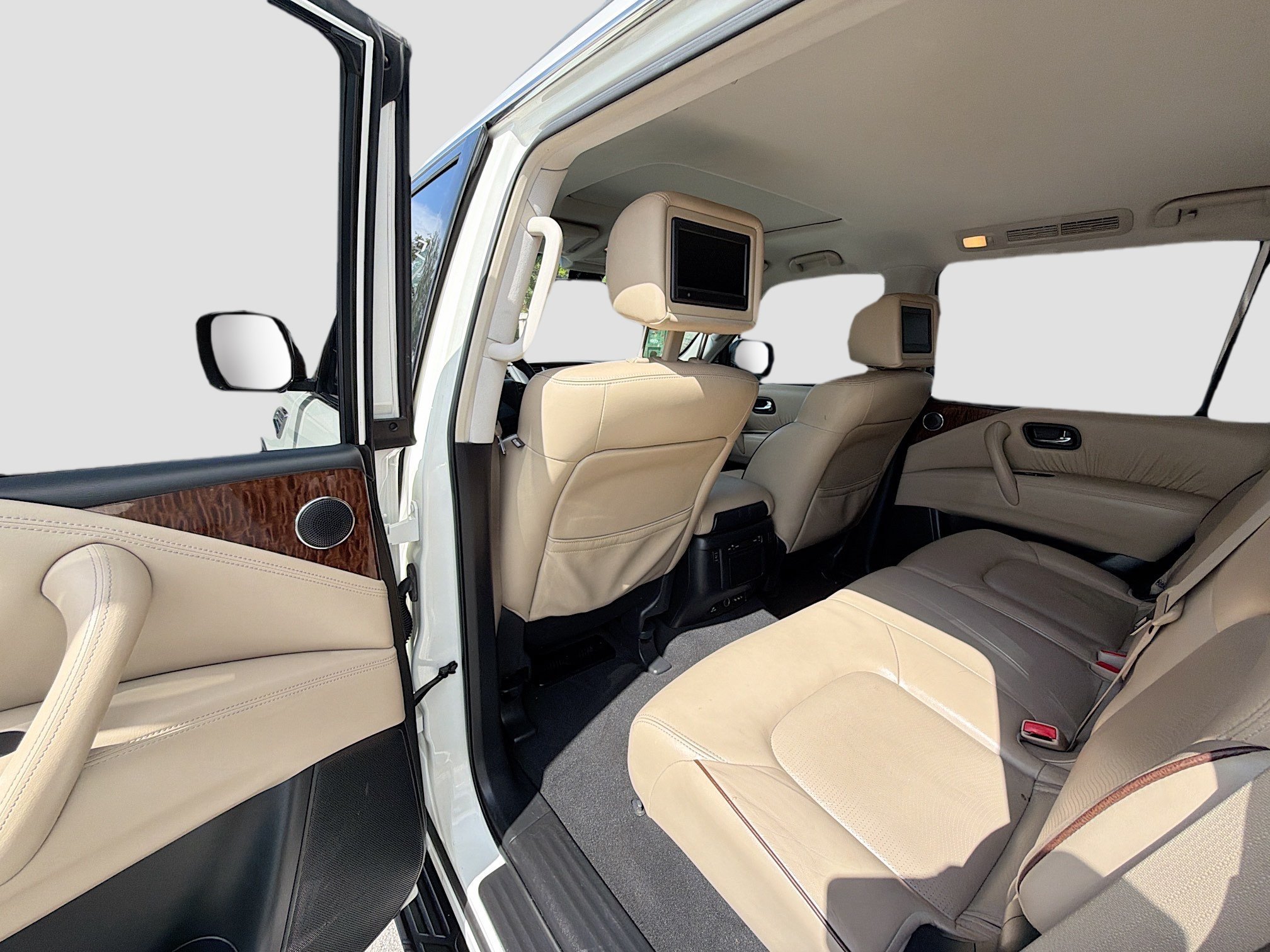 Used 2017 Nissan Armada Platinum RWD image 22
