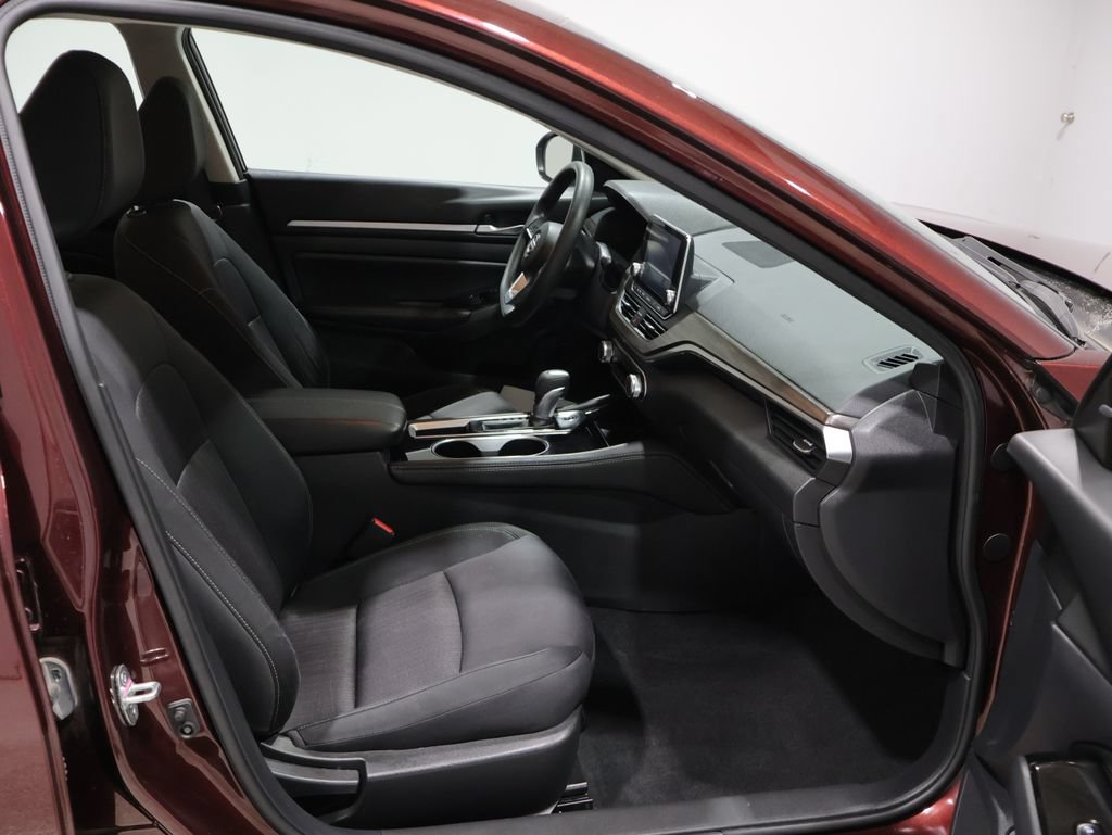 Used 2023 Nissan Altima 2.5 SV FWD image 23