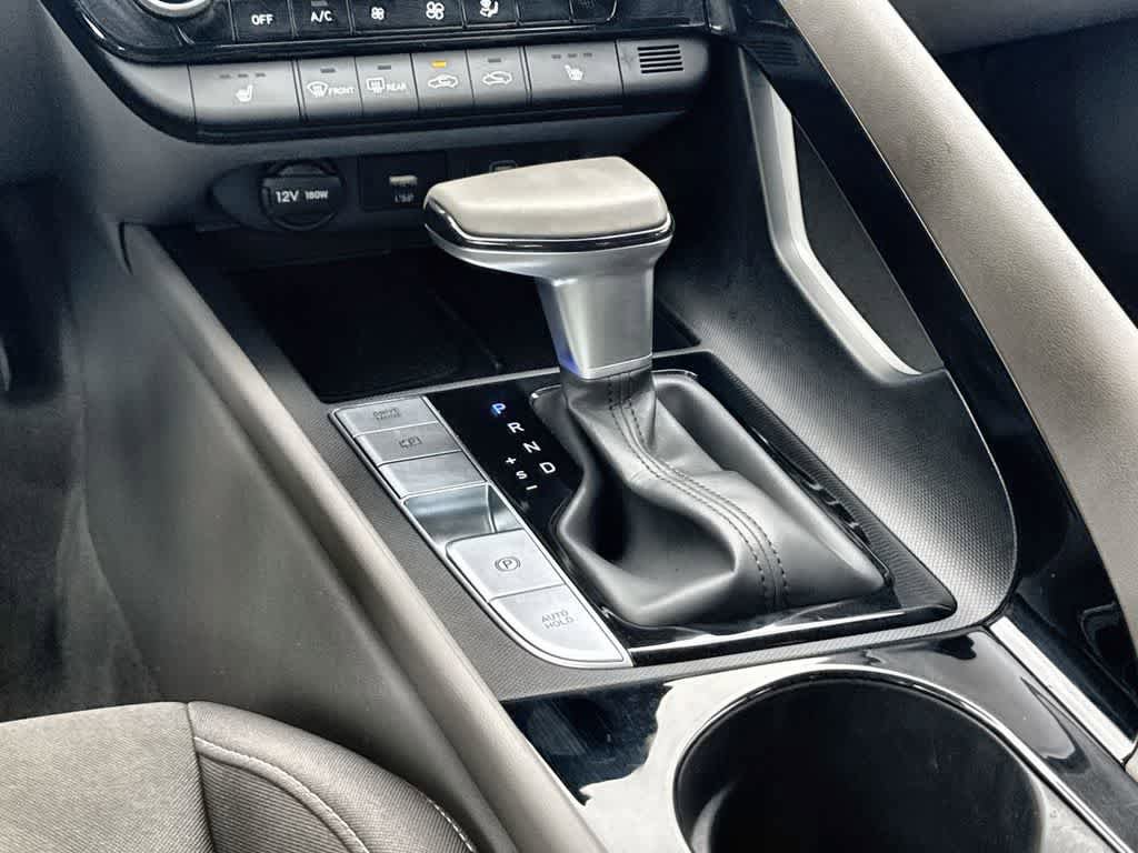 Used 2025 Hyundai Elantra SEL FWD image 17