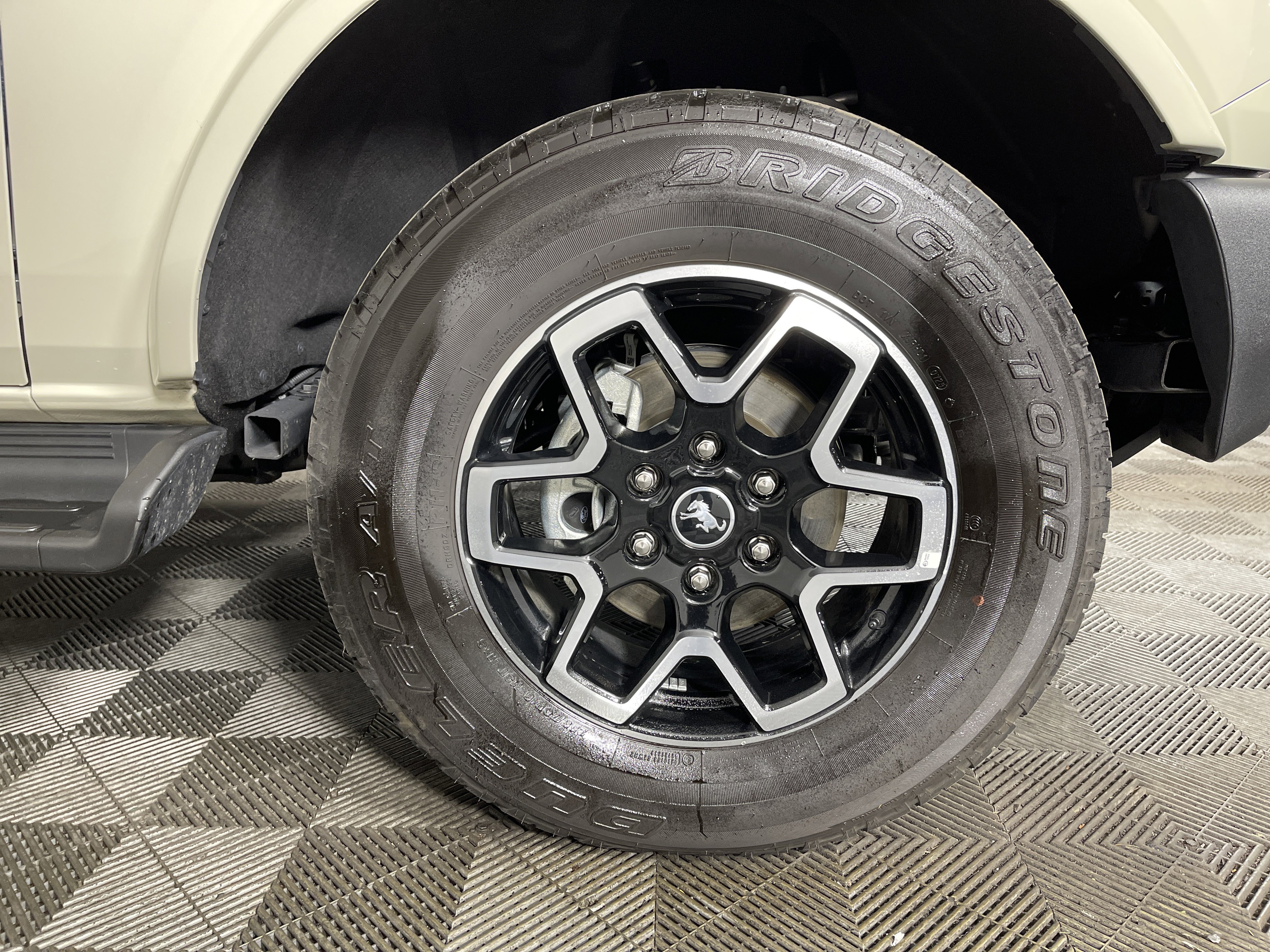 Used 2025 Ford Bronco Outer Banks image 7