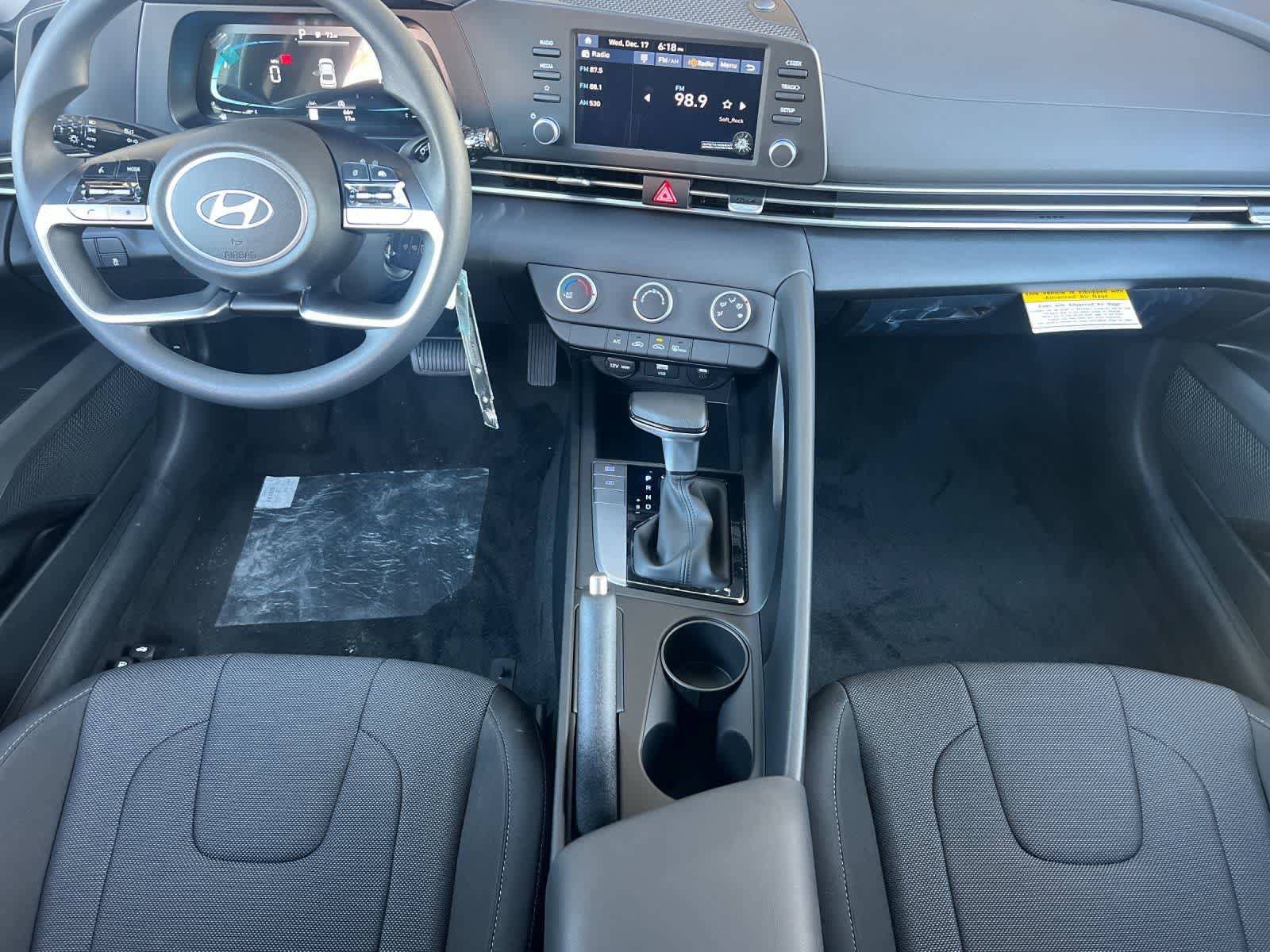 New 2026 Hyundai Elantra SE image 4
