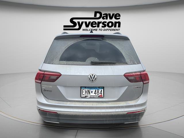 Used 2020 Volkswagen Tiguan SE w/ Panoramic Sunroof Package image 5