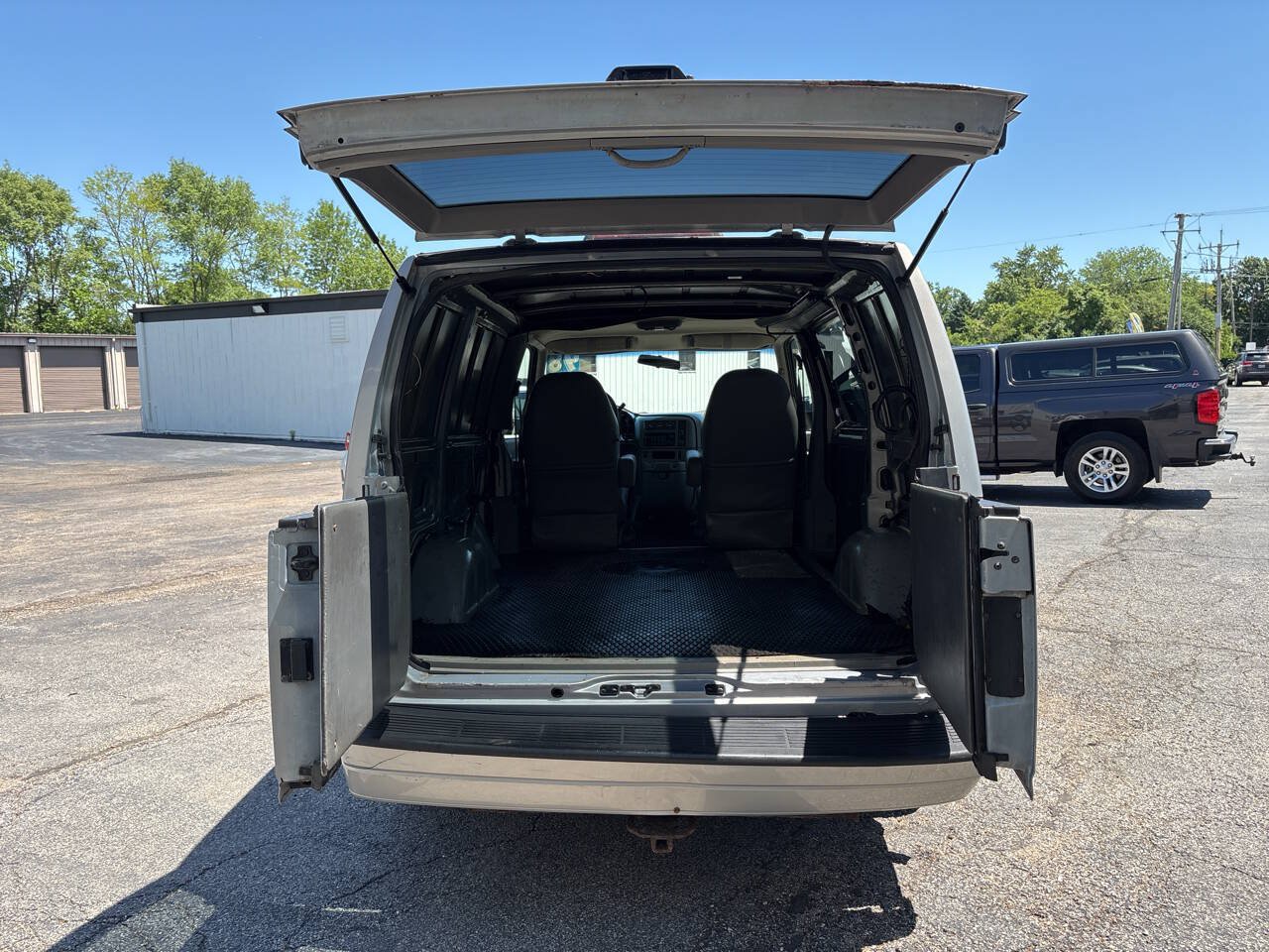 Used 1998 Chevrolet Astro AWD image 18