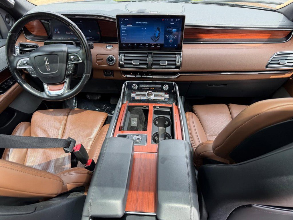 Used 2022 Lincoln Navigator Reserve AWD/4WD image 11