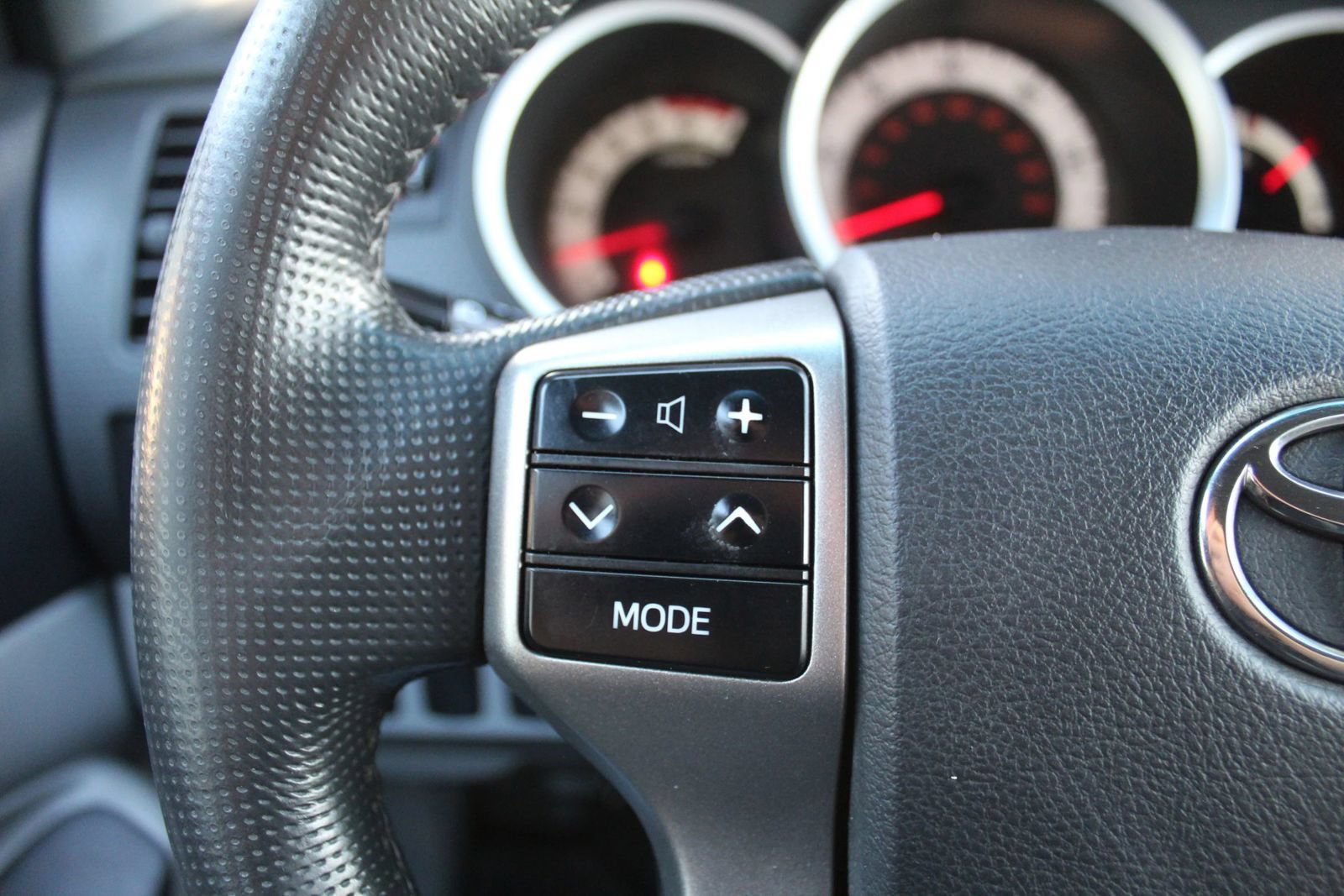 Used 2013 Toyota Tacoma PreRunner w/ SR5 Pkg RWD image 16