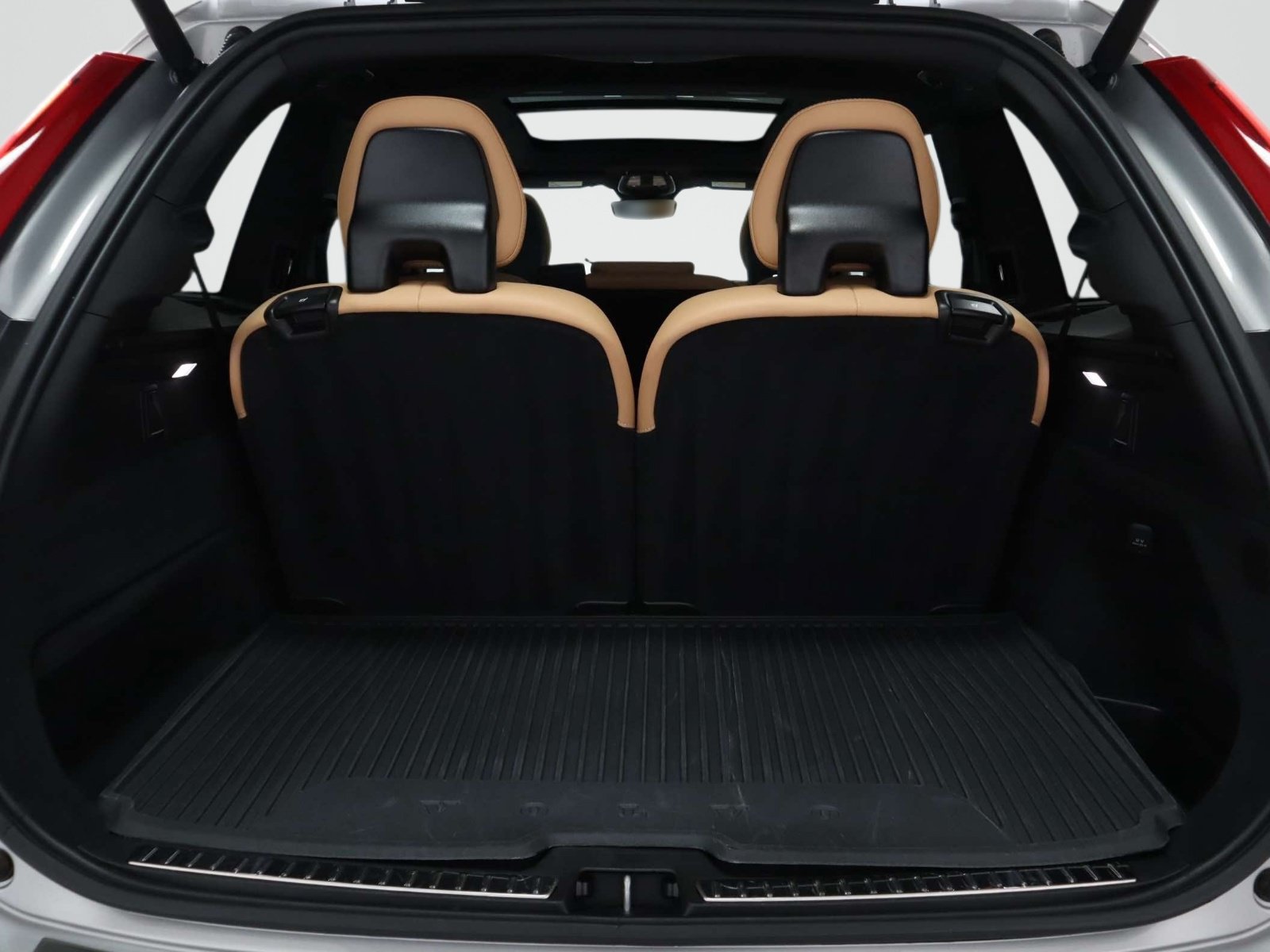 Used 2024 Volvo XC90 B6 Ultimate w/ Protection Package Premier AWD/4WD image 12