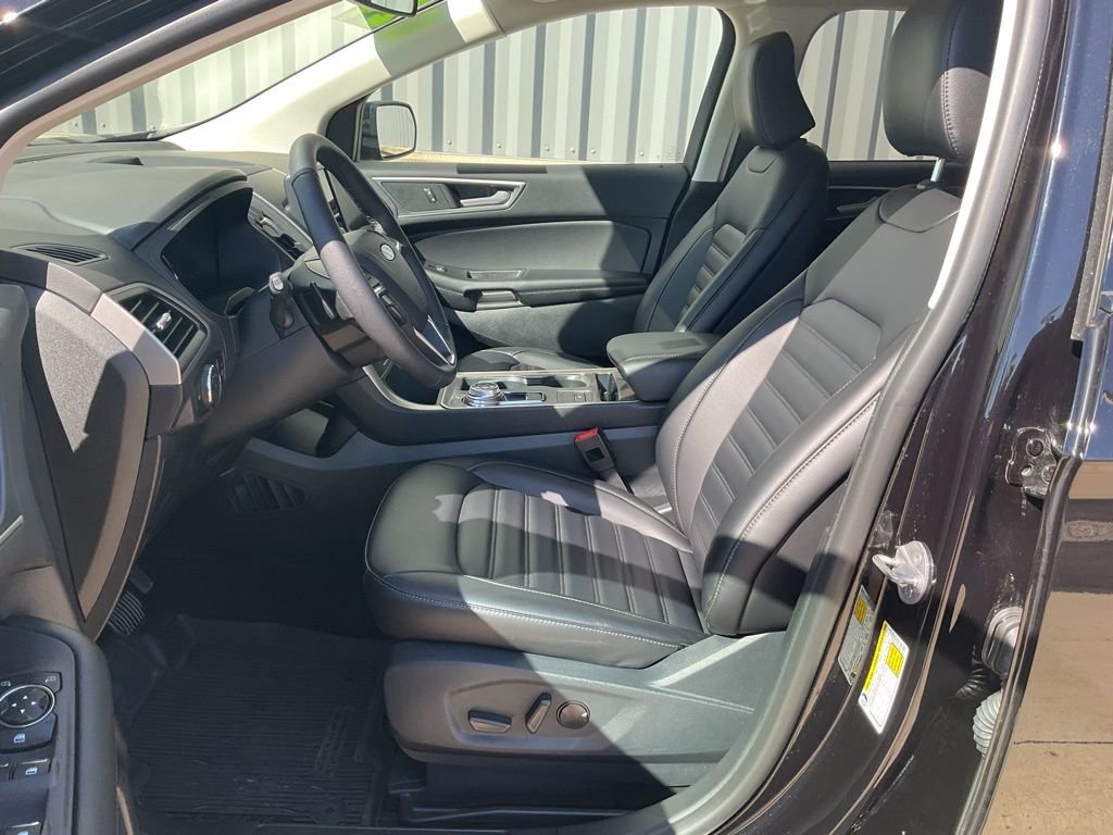 Used 2024 Ford Edge SEL w/ Convenience Package image 8