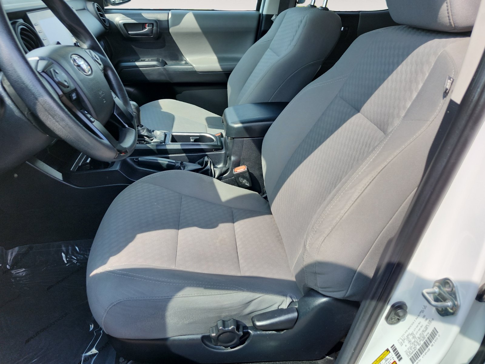 Used 2021 Toyota Tacoma SR AWD/4WD image 9