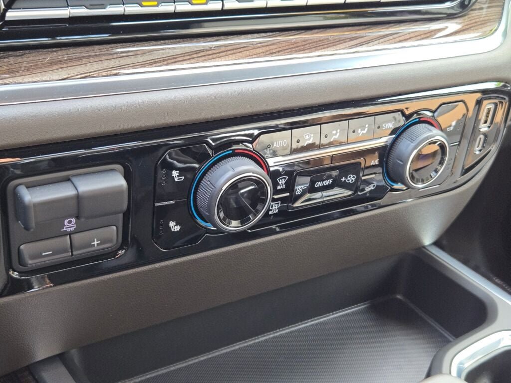 Used 2024 Chevrolet Silverado 1500 RST image 25