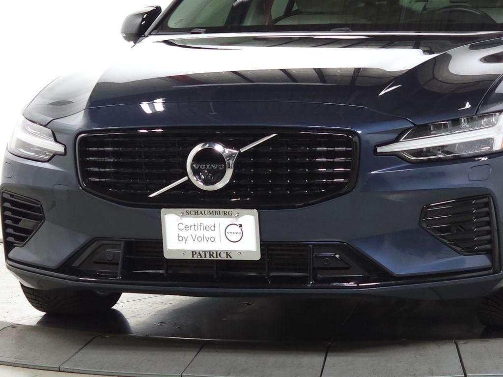 Certified 2022 Volvo S60 T8 R-Design Expression w/ Advanced Package AWD/4WD image 3