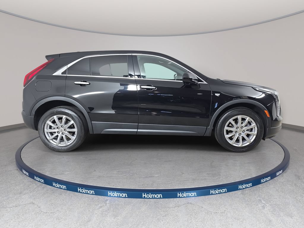 Used 2022 Cadillac XT4 Luxury w/ Cold Weather Package AWD/4WD image 5