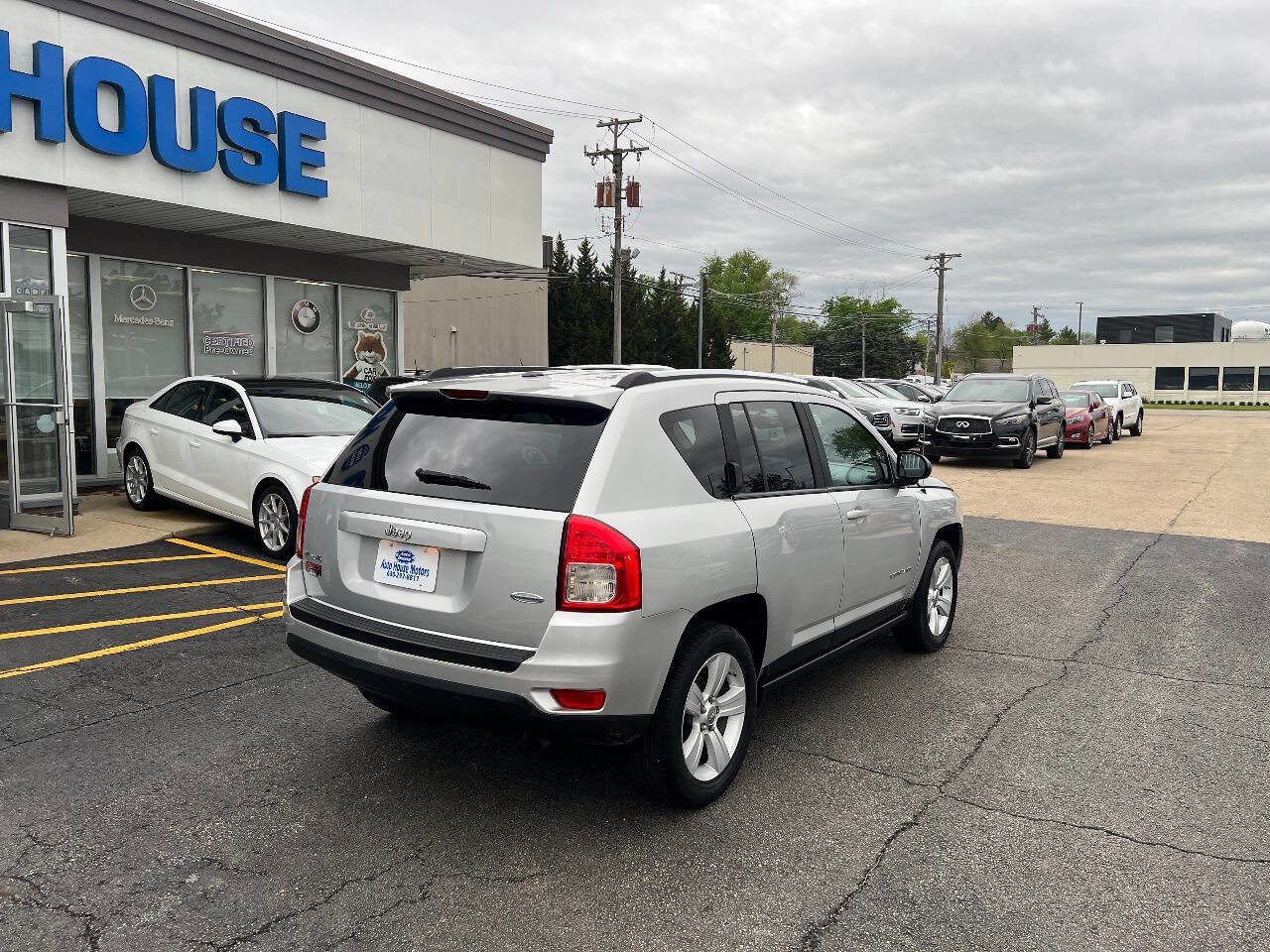 Used 2011 Jeep Compass Latitude AWD/4WD image 10