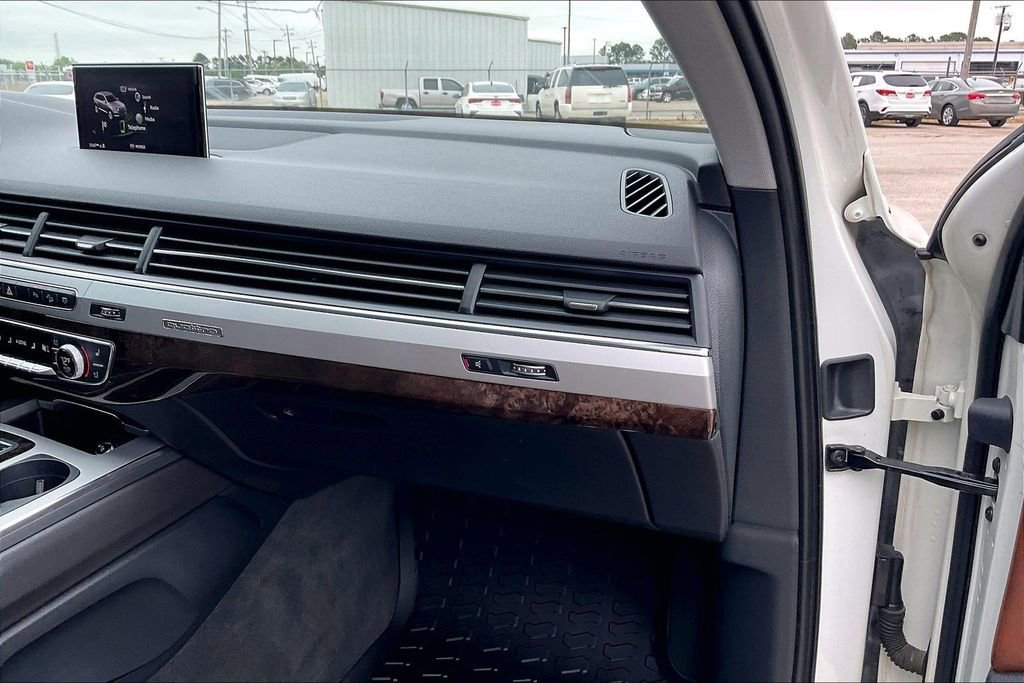 Used 2019 Audi Q7 2.0T Premium Plus AWD/4WD image 23