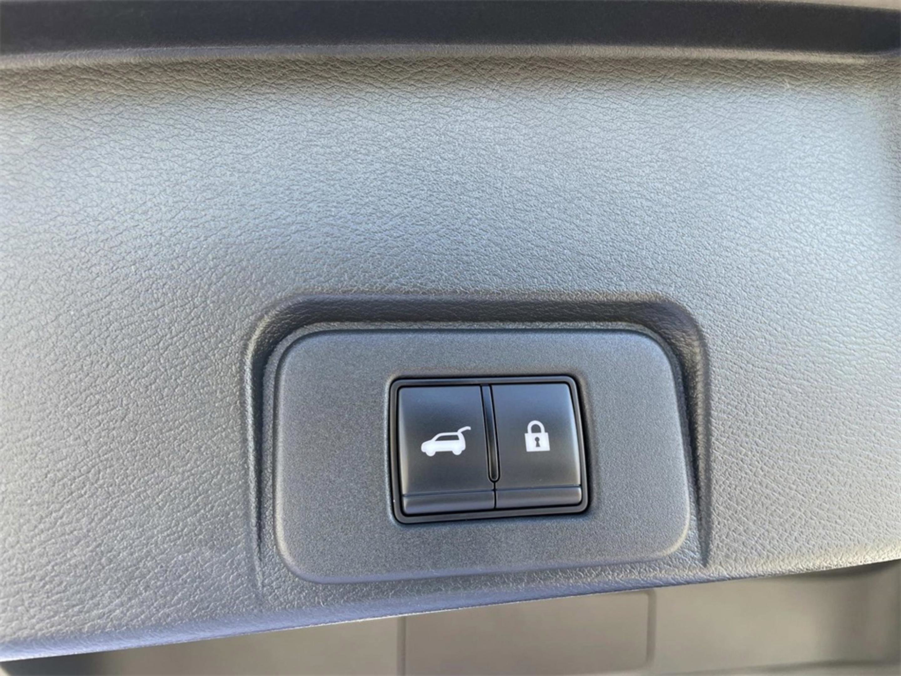 Used 2023 Nissan Rogue Platinum w/ Platinum Premium Package image 13