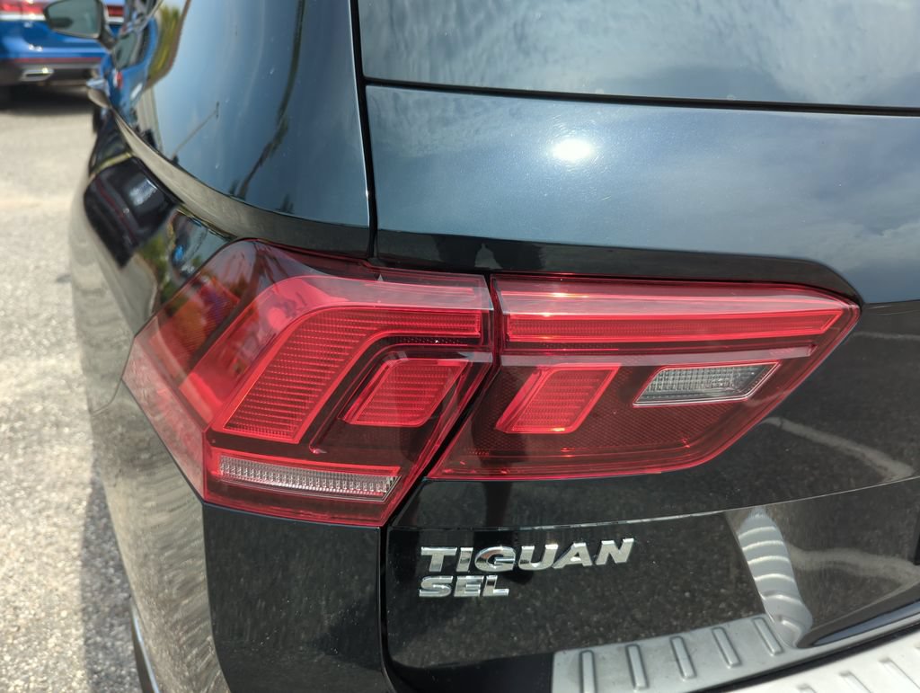 Used 2020 Volkswagen Tiguan SEL AWD/4WD image 18