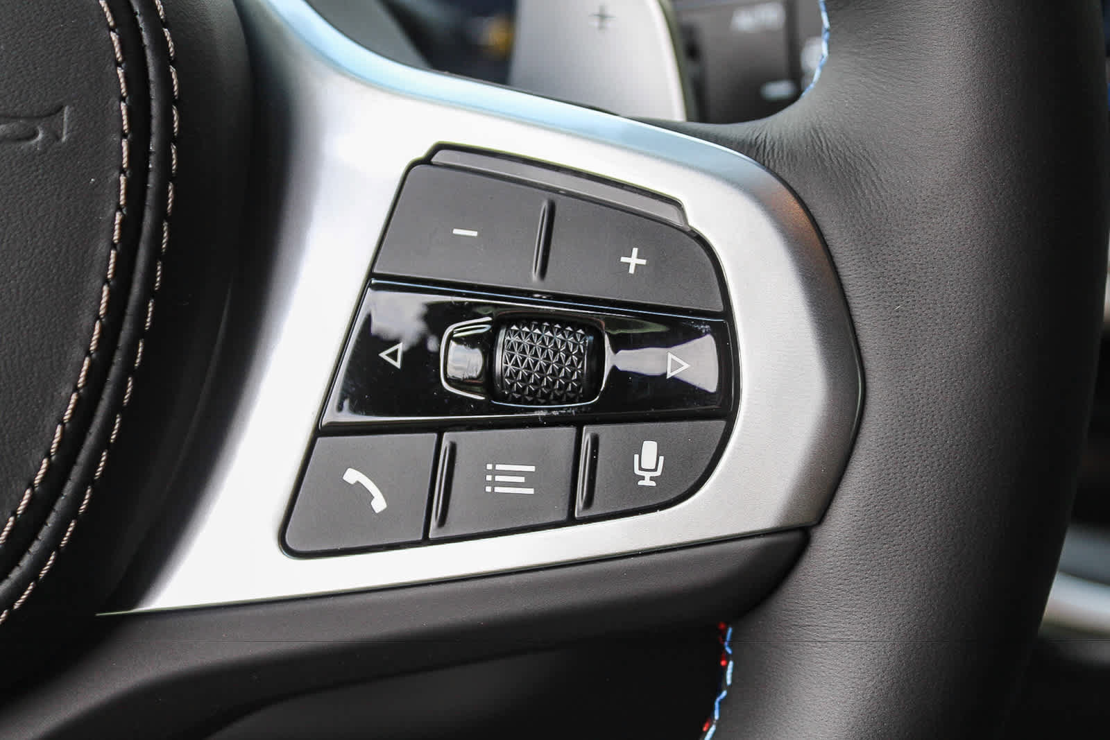 New 2027 BMW X7 M60i AWD/4WD image 23