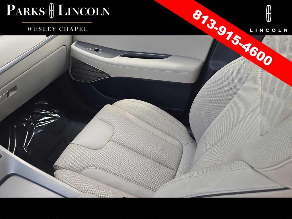 Used 2022 Hyundai Palisade Limited FWD image 14