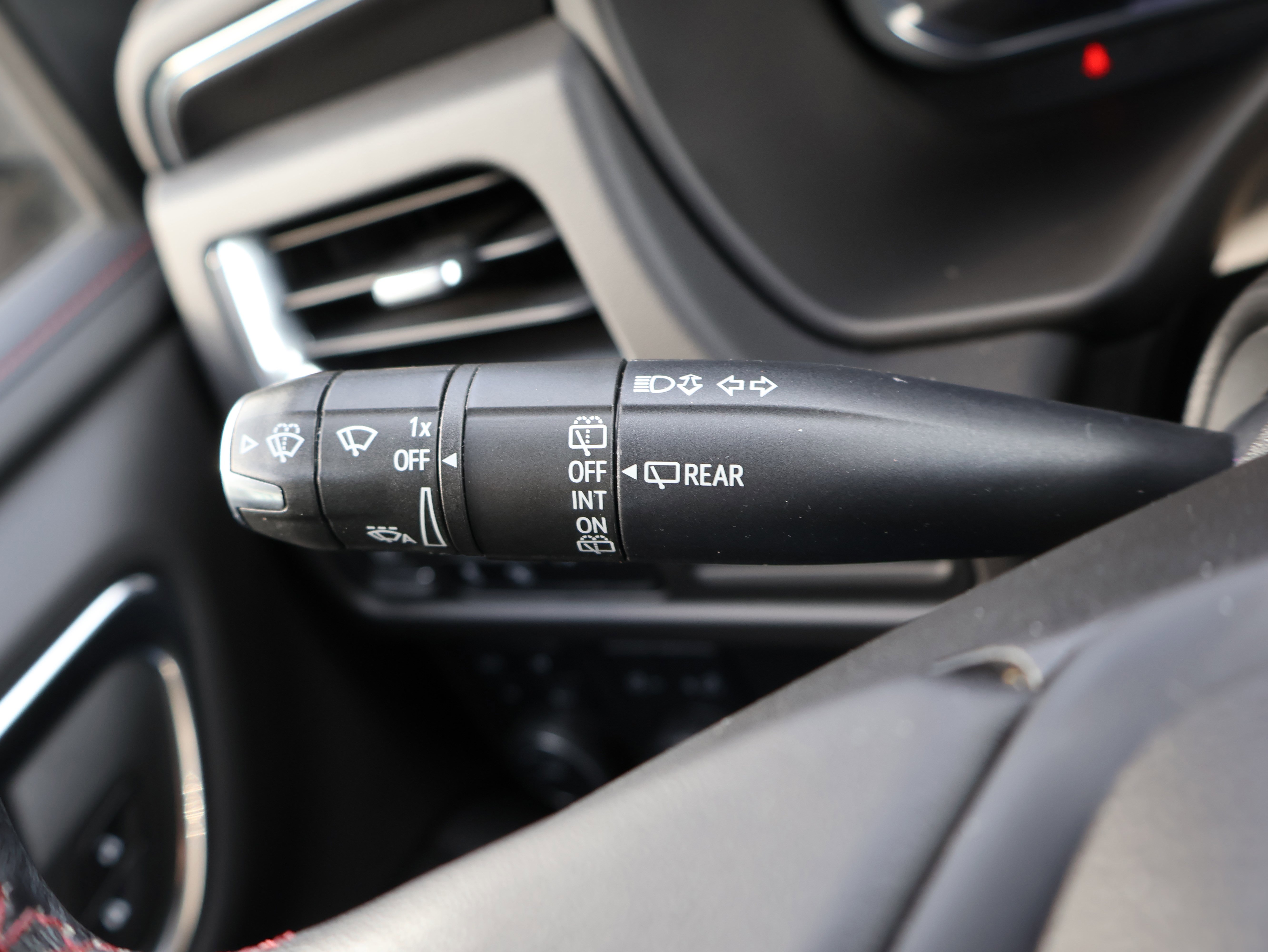 Used 2022 Chevrolet Suburban RST w/ Sport Performance Package AWD/4WD image 37