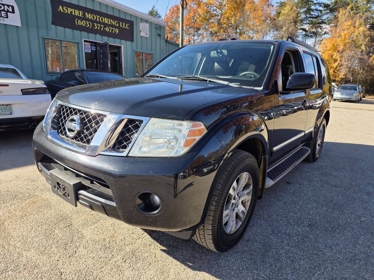 Used 2011 Nissan Pathfinder Silver AWD/4WD image 4