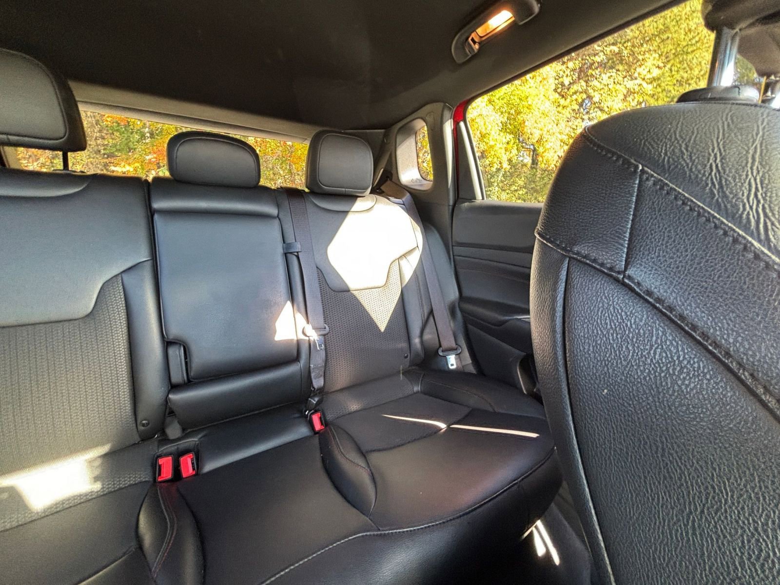 Used 2025 Jeep Compass Trailhawk image 37