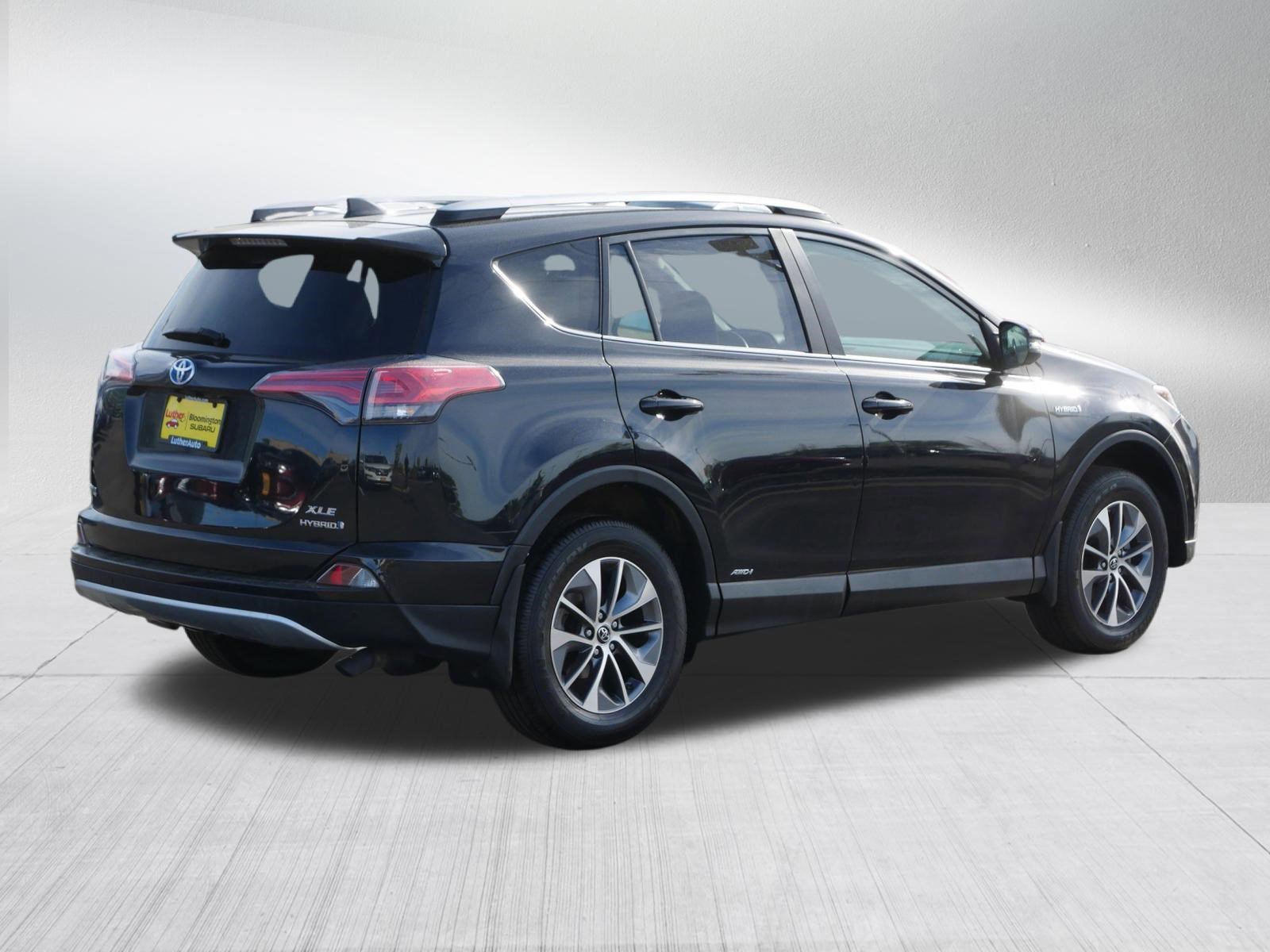 Used 2018 Toyota RAV4 XLE w/ Convenience Package AWD/4WD image 7