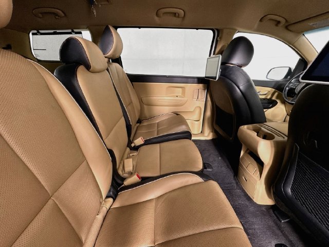 Used 2020 Kia Sedona EX FWD image 24