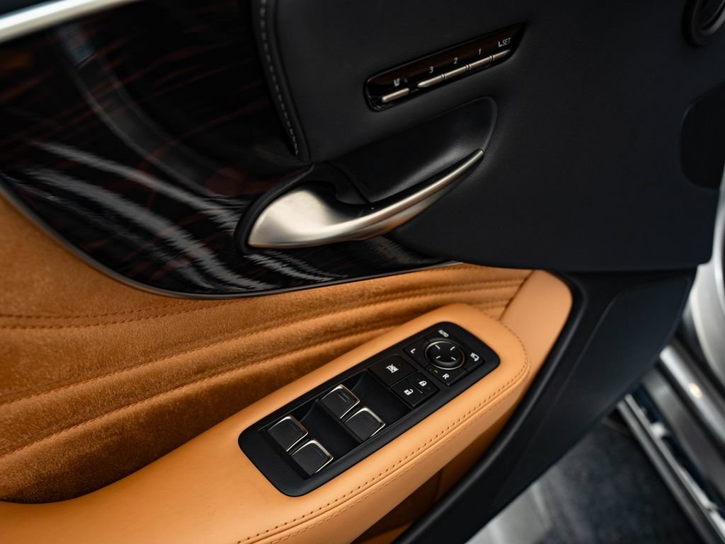 Certified 2023 Lexus LS 500 AWD w/ Interior Upgrade Package image 25
