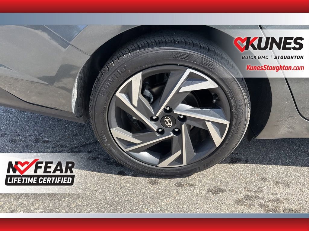Used 2025 Hyundai Elantra Sport image 14