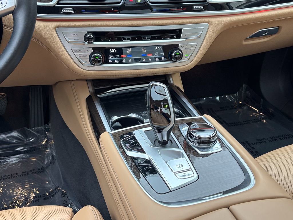 Certified 2022 BMW 750i xDrive w/ Executive Package image 39